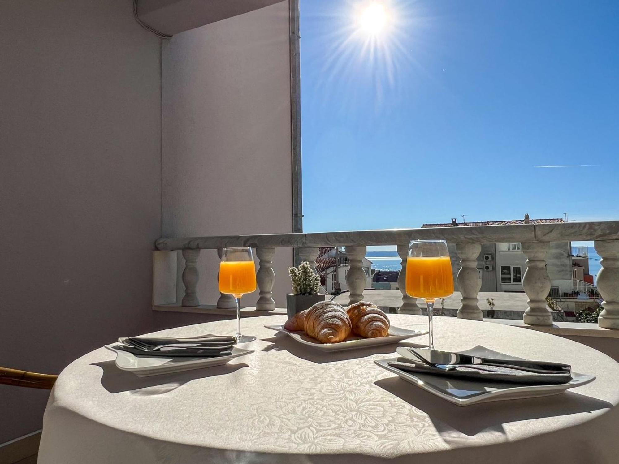 Apartment Holiday Makarska Exterior photo