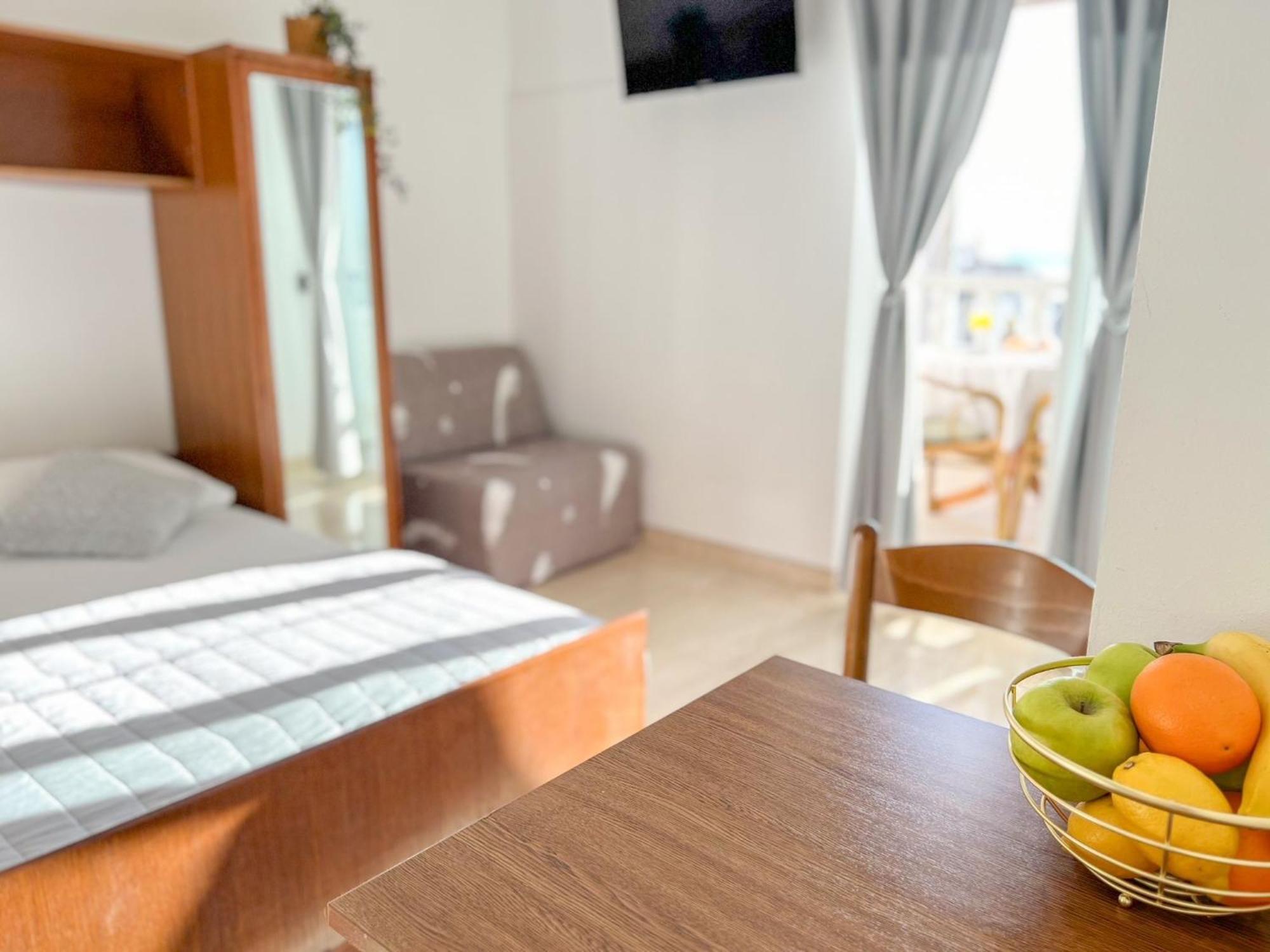 Apartment Holiday Makarska Exterior photo
